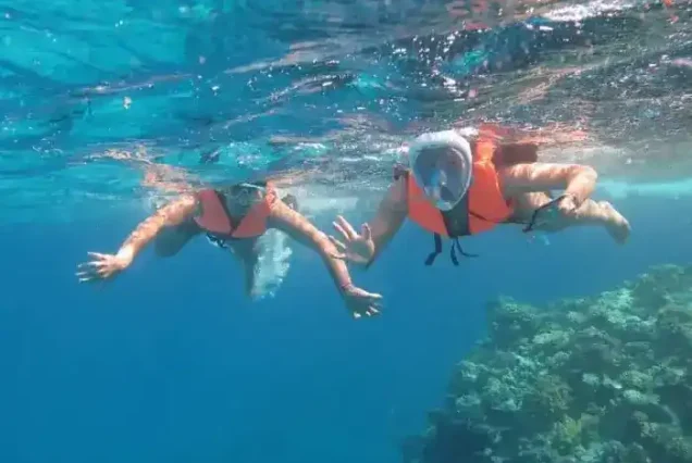 Exploring the sunken ship site with private speedboat Hurghada guide.