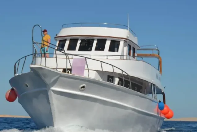 Best Hula Hula Island Hurghada trip turquoise water view.