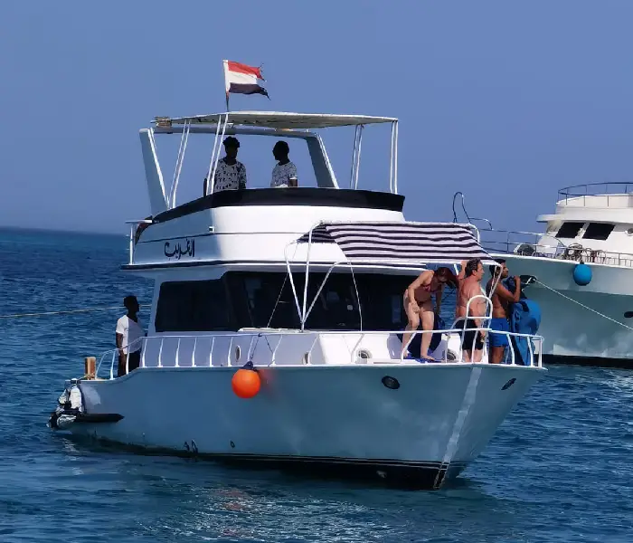 Guests on private boat trip in Red Sea with Hurghada private tours