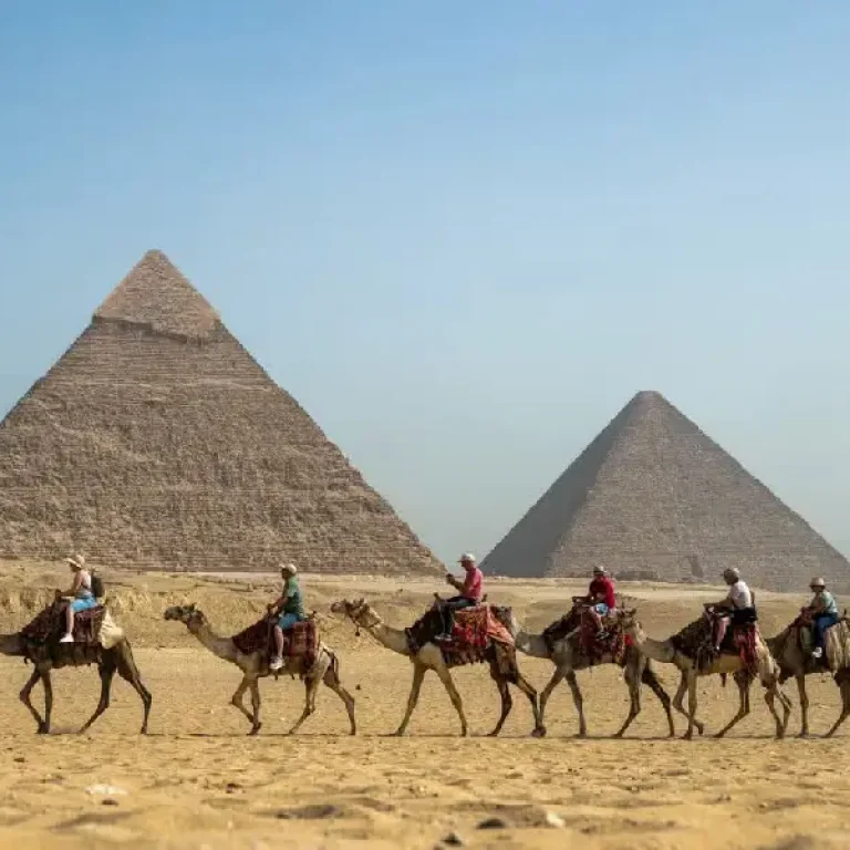 Small Group Cairo Tour from Hurghada (Max 8 People) - Pyramids, Sphinx & Grand Egyptian Museum with Lunch & Guide